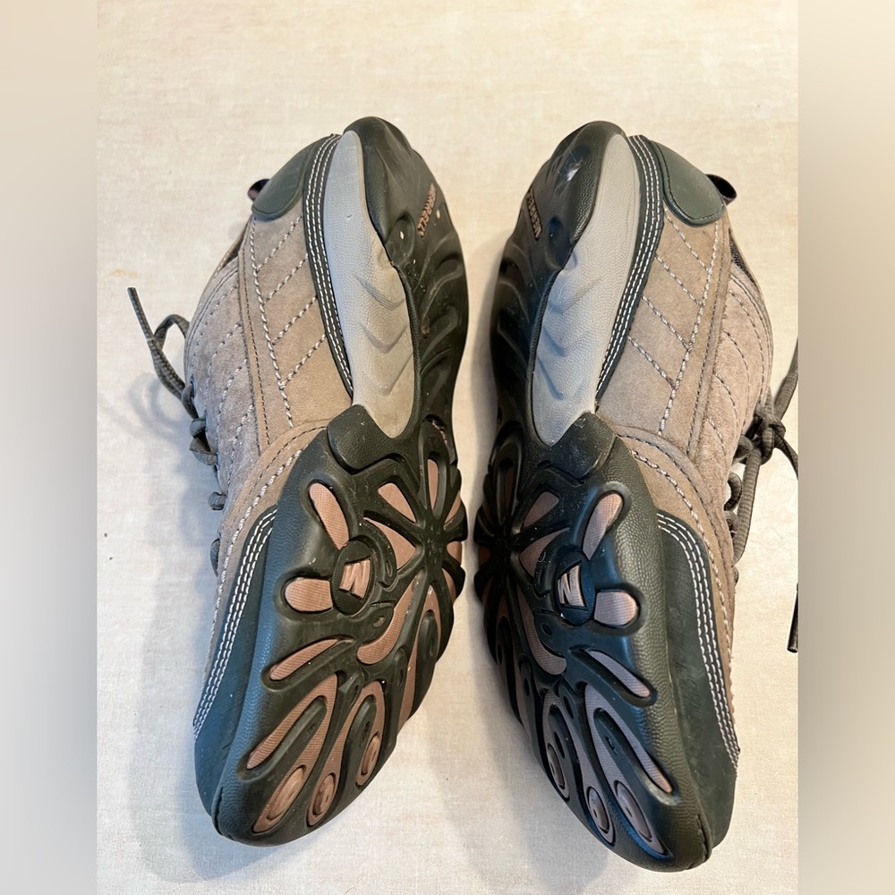 Merrell Comfort Shoes - Picture 6 of 9